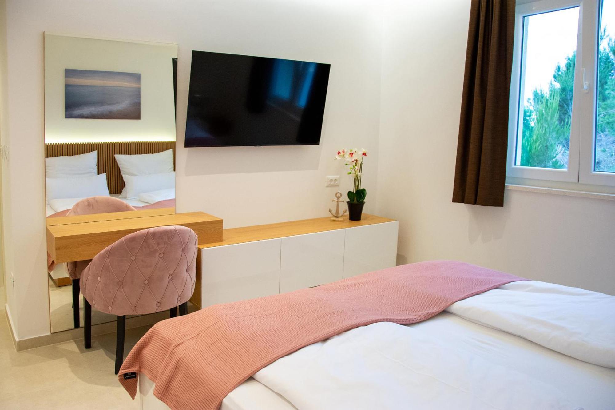 Joell Apartments Lokva Rogoznica Bagian luar foto
