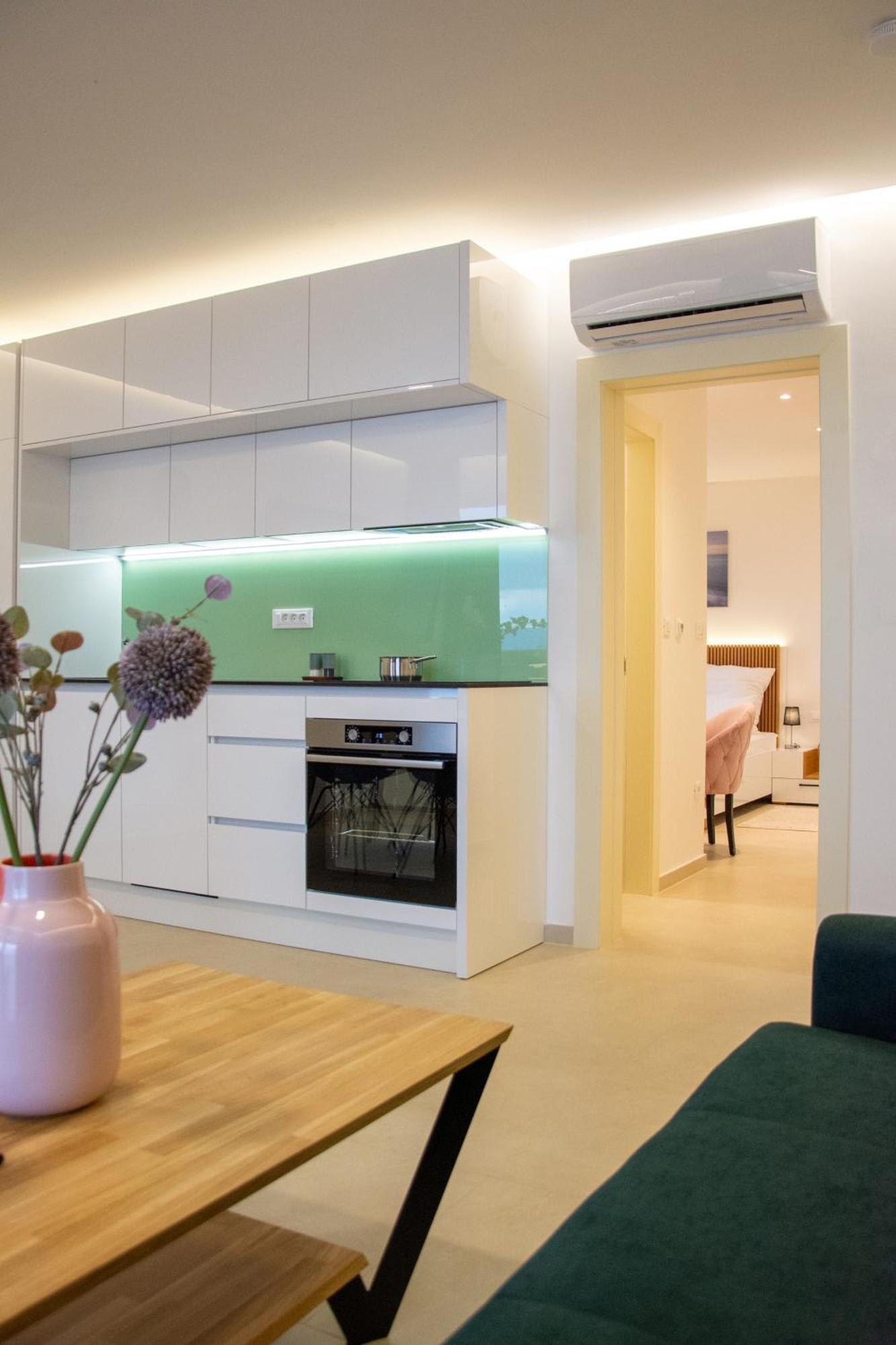 Joell Apartments Lokva Rogoznica Bagian luar foto